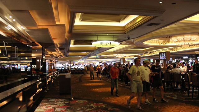 Slots vs. Table Games: Which Offers Better Odds for You?